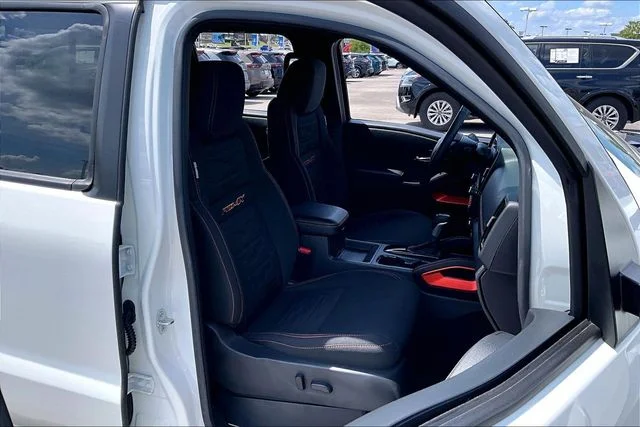 Certified Used 2025 White Nissan PRO-4X image 26