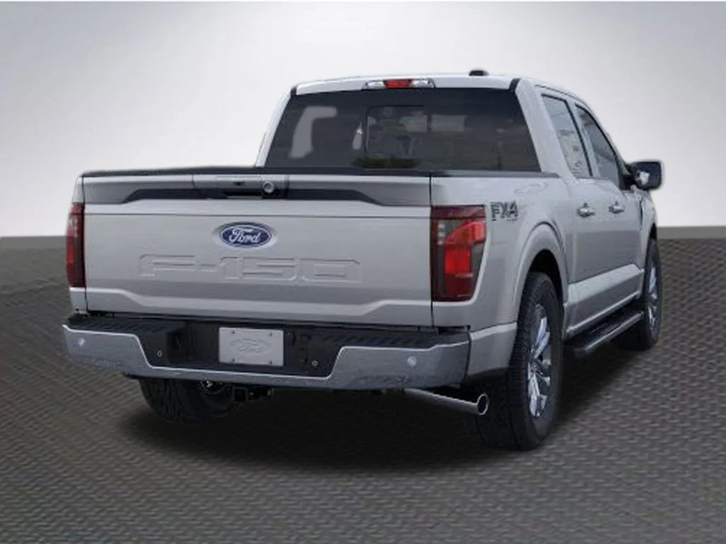 New 2026 Iconic Silver Metallic Ford XLT image 8