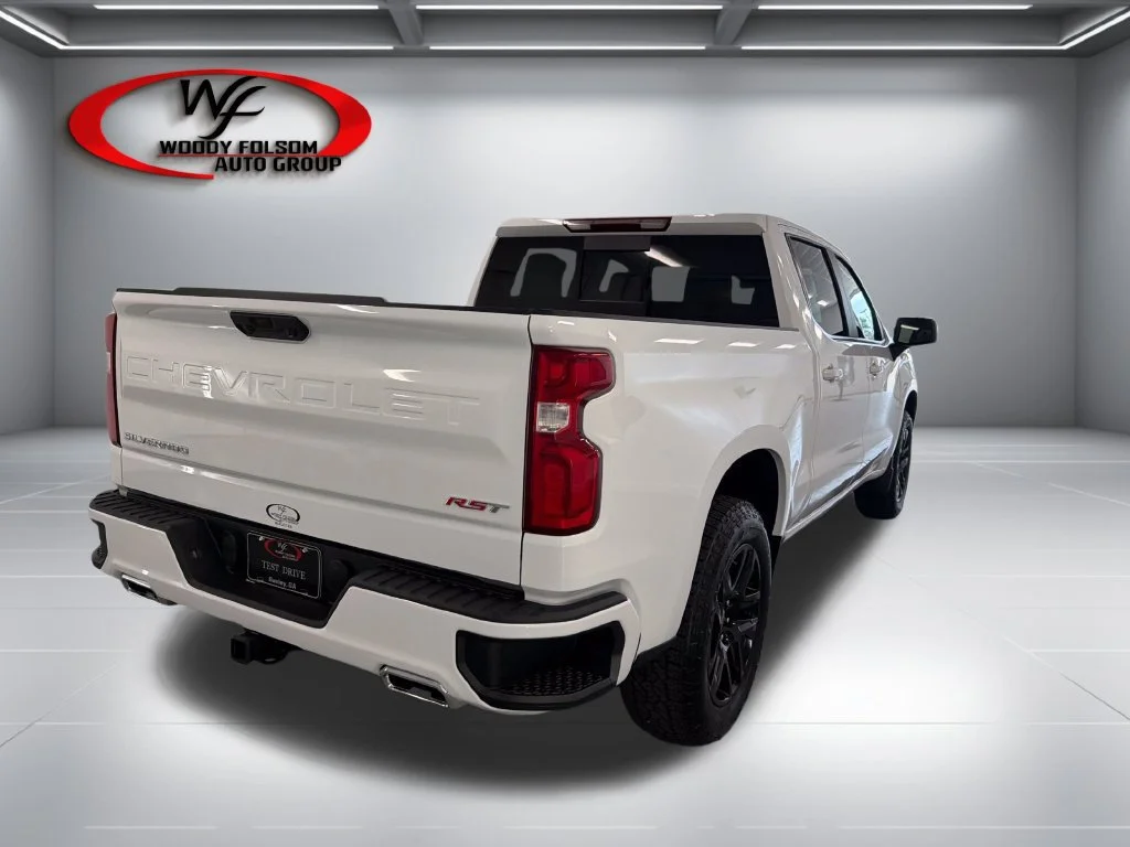 New 2026 Summit White Chevrolet RST image 6
