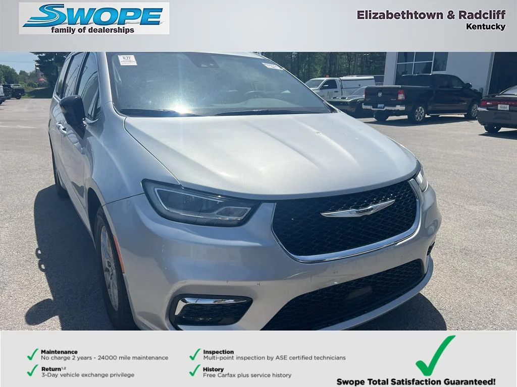 2024 Chrysler Pacifica Touring L's photo