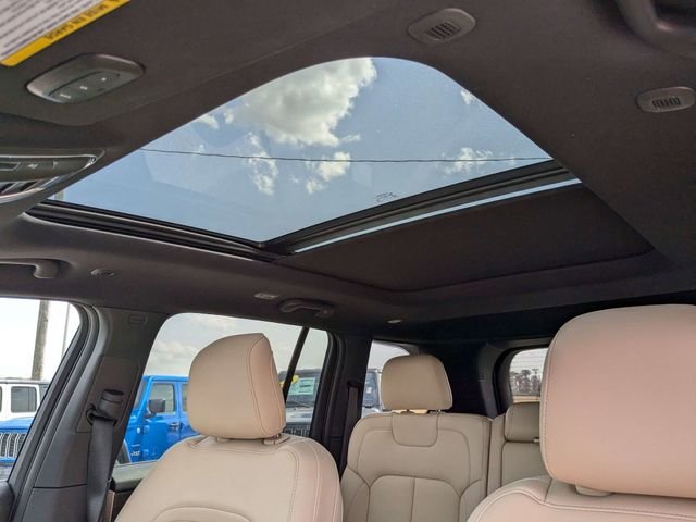 New 2022 Bright White Clearcoat Jeep 4xe image 26