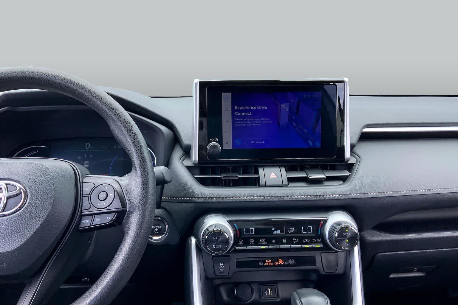Used 2025 Ice Cap Toyota Hybrid XLE image 7