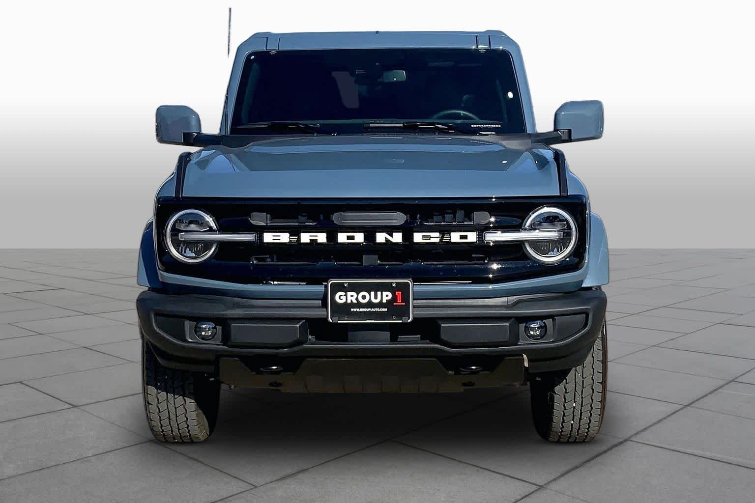 Used 2025 Azure Gray Metallic Tri-Coat Ford Outer Banks image 4