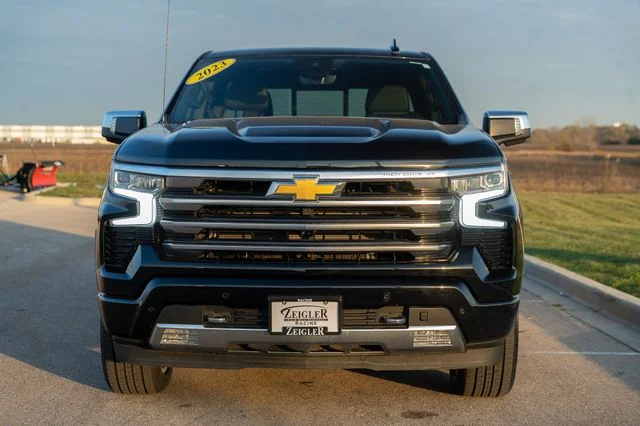 Used 2023 Black Chevrolet High Country image 2