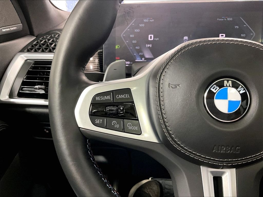 Used 2025 White BMW M60i image 23