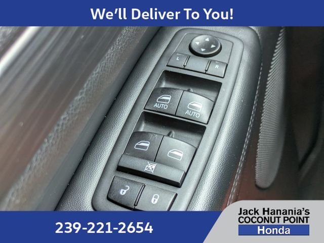 Used 2020 Silver Jeep Altitude image 28