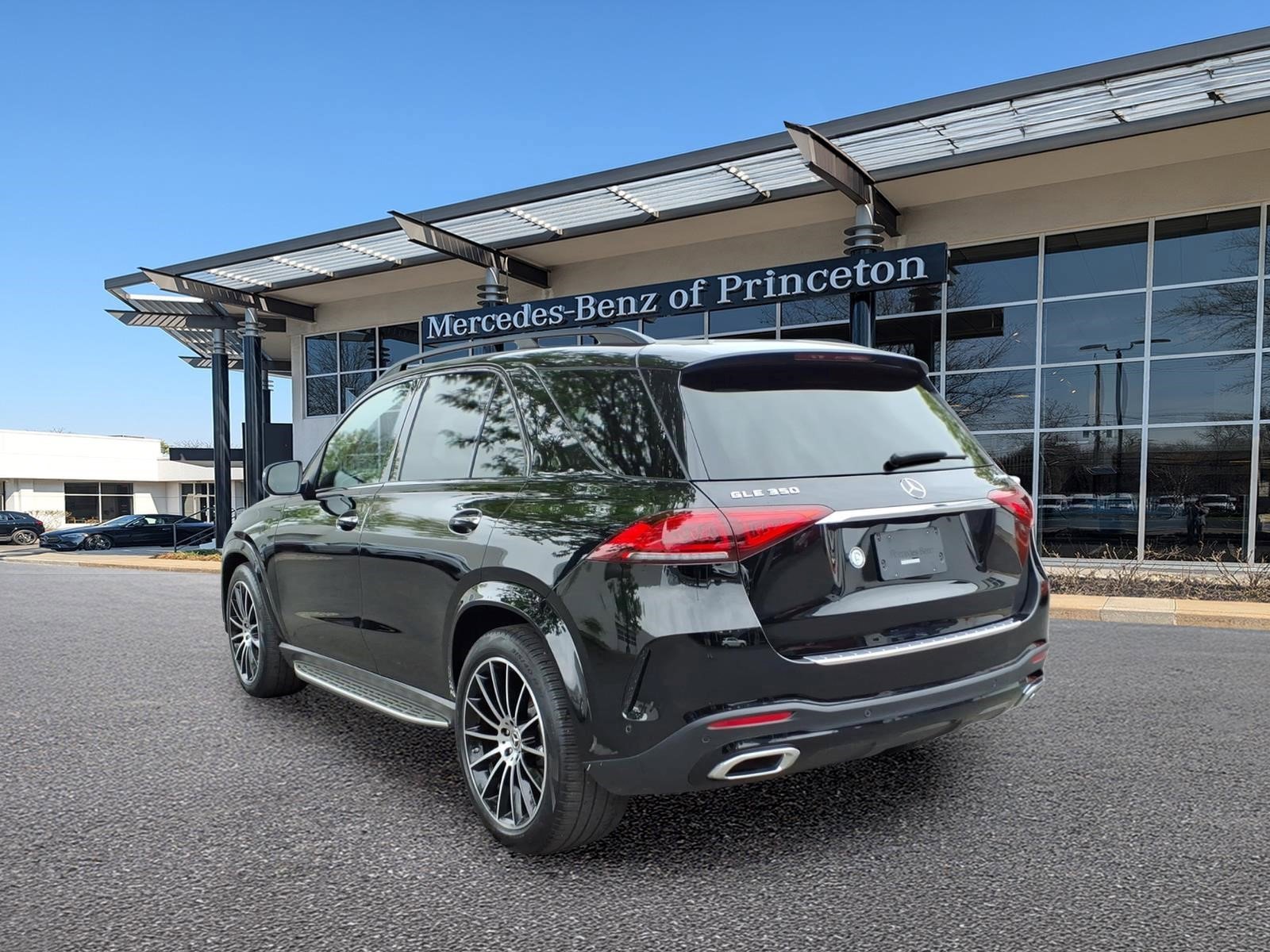 Certified Used 2023 Black Mercedes-Benz GLE 350 4MATIC® SUV image 5