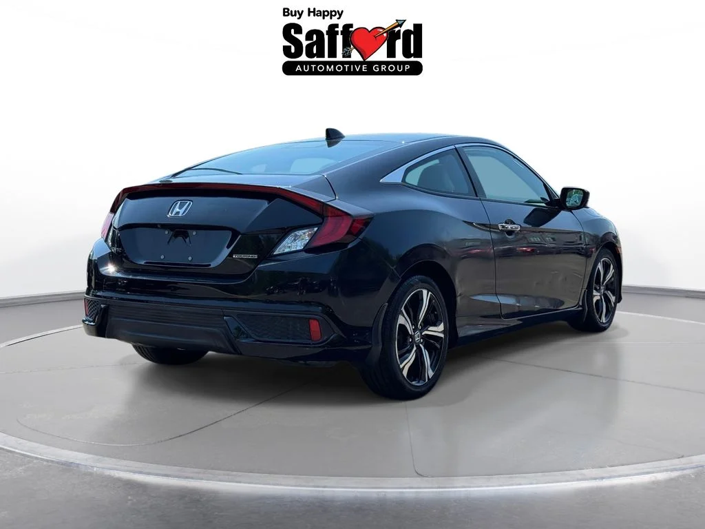 Used 2016  Honda Touring image 9
