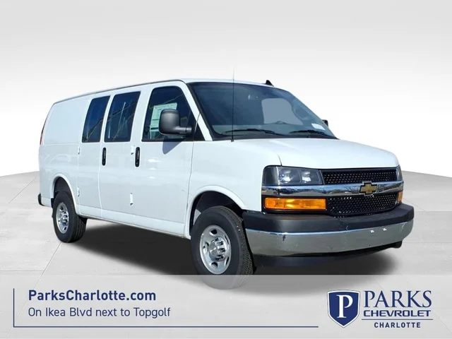 2025 Chevrolet Express Cargo WT