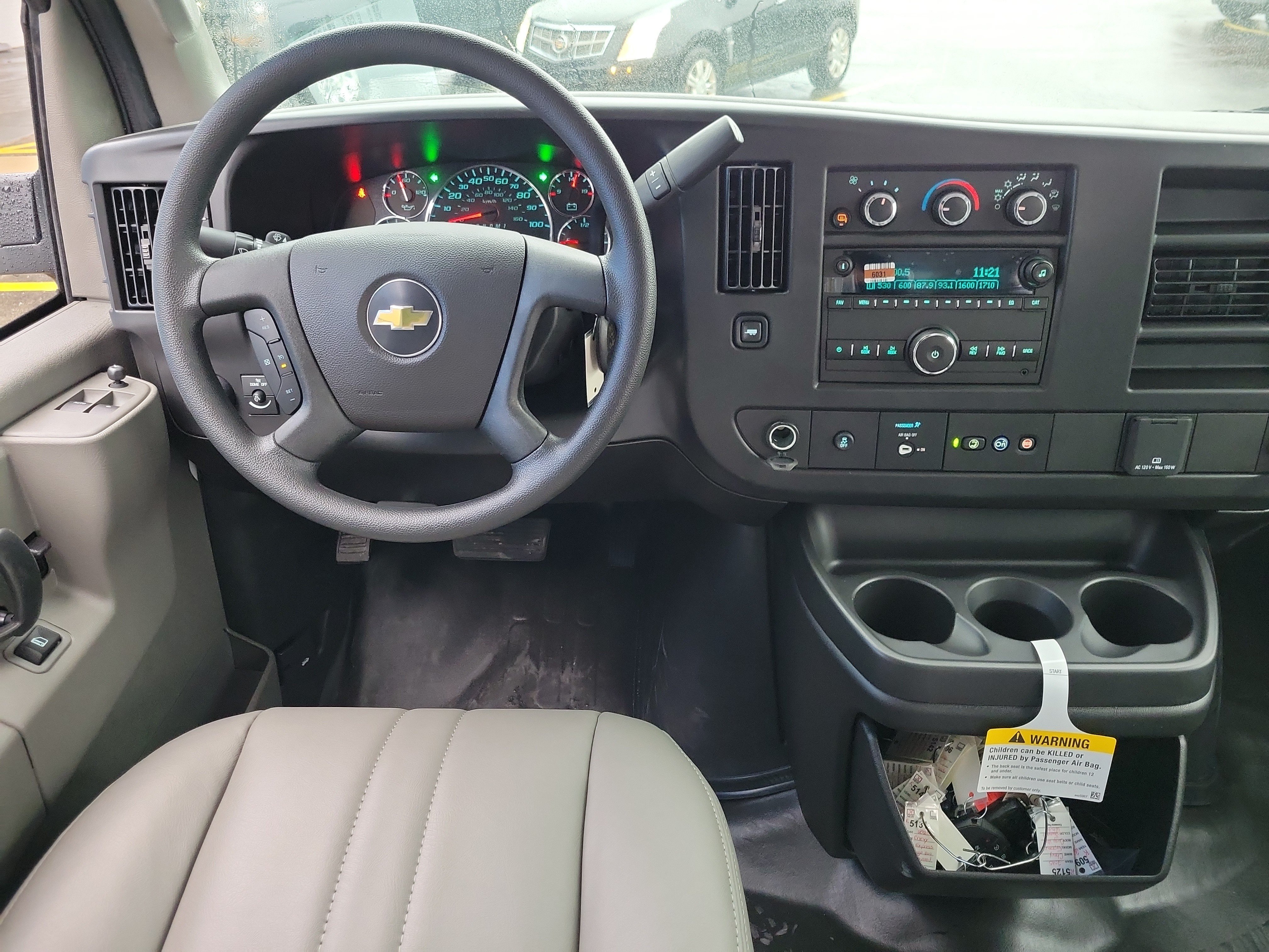 2025 Chevrolet Express Cargo Work Van - Photo 14