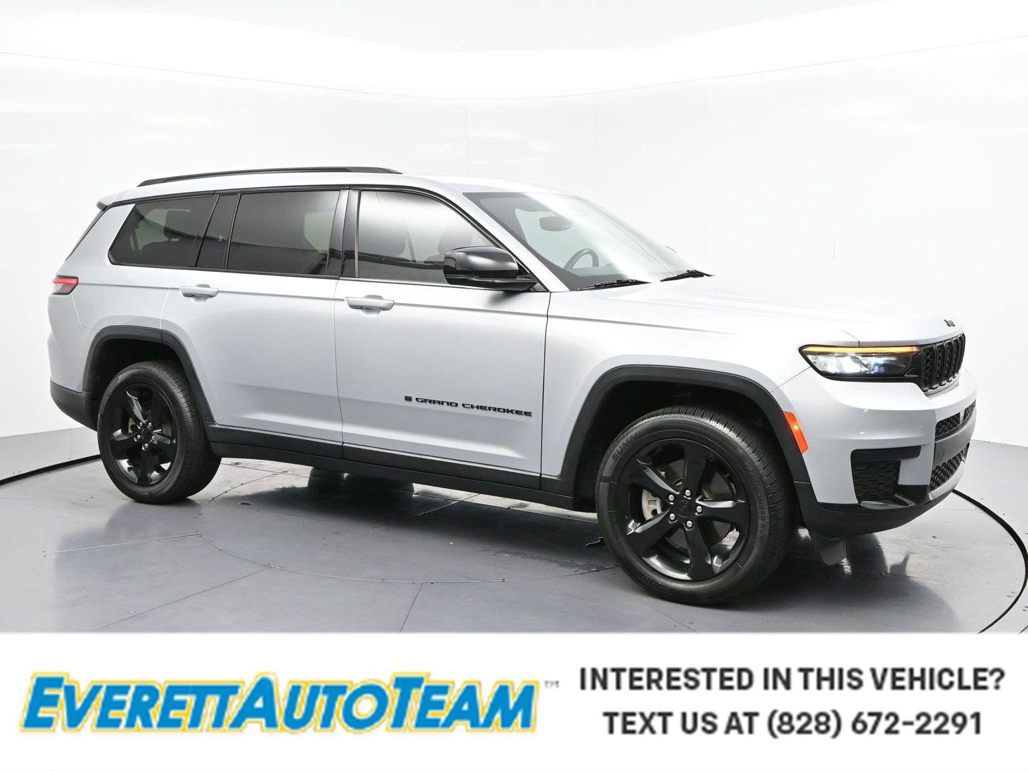 Used 2021 Silver Jeep Altitude image 1