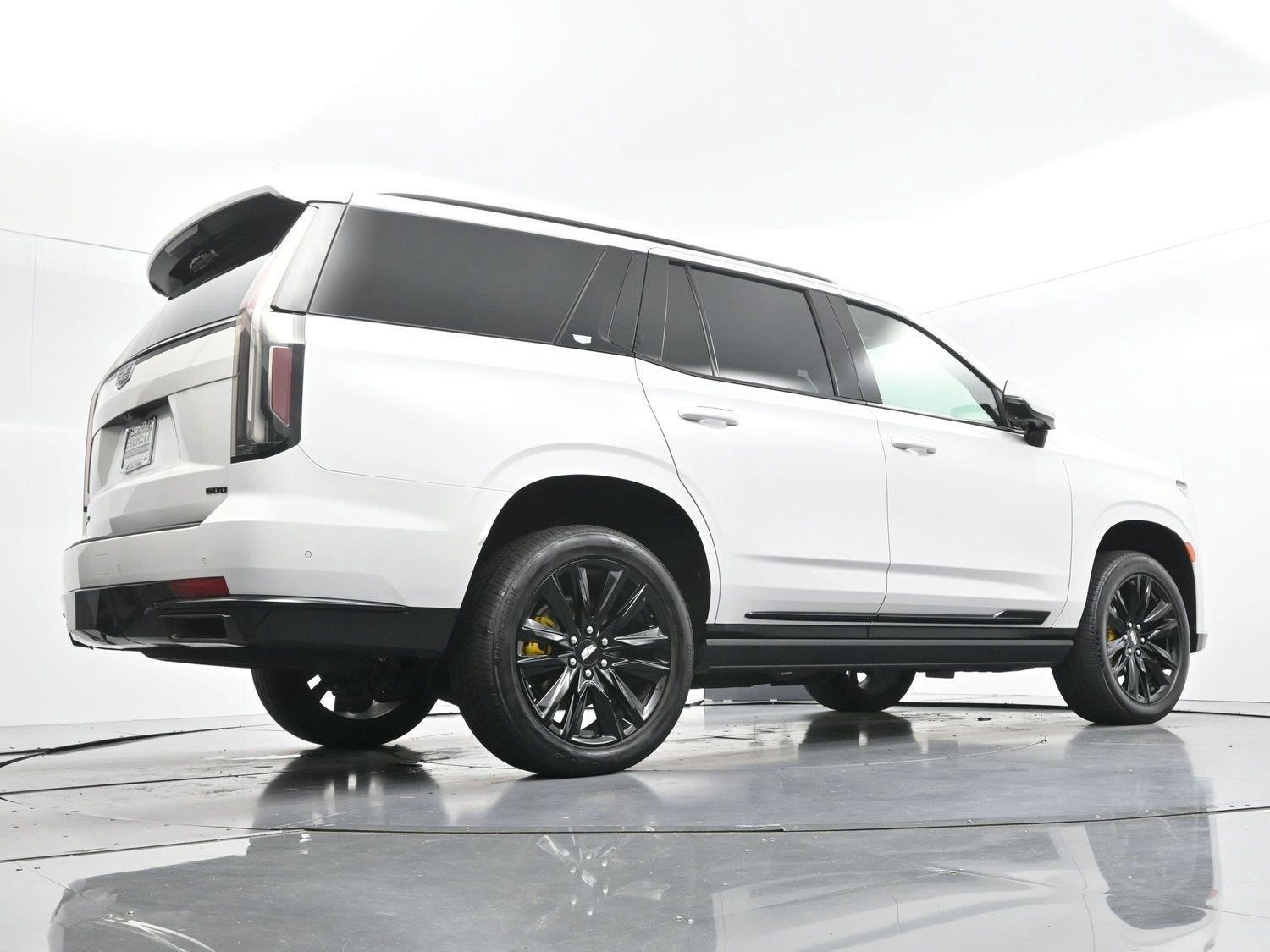 Used 2021 CRYSTAL WHITE TRICOAT Cadillac Sport Platinum image 60
