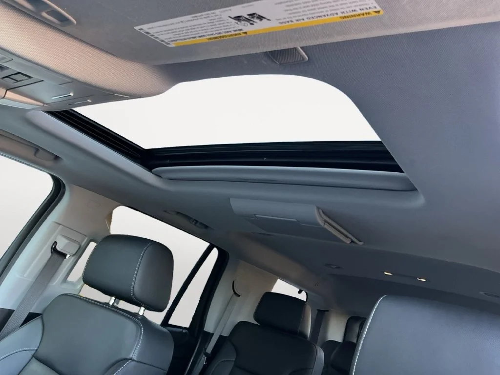 Used 2019 SHADOW GRAY METALLIC Chevrolet LT image 17