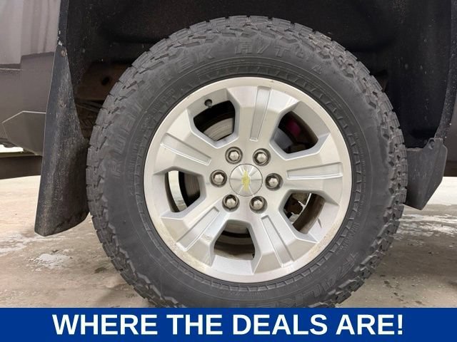 Used 2015 TUNGSTEN METALLIC Chevrolet LT image 24