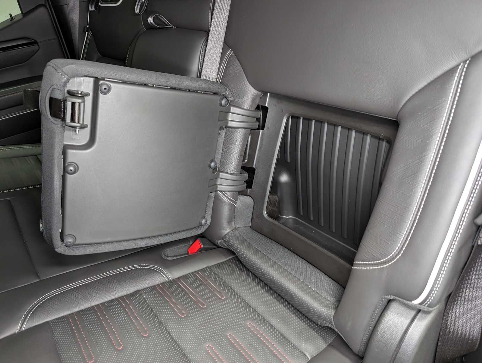 Used 2022 SUMMIT WHITE GMC AT4X image 19