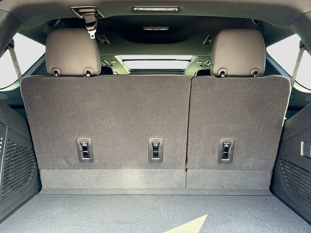 2025 Chevrolet Tahoe Premier - Photo 32