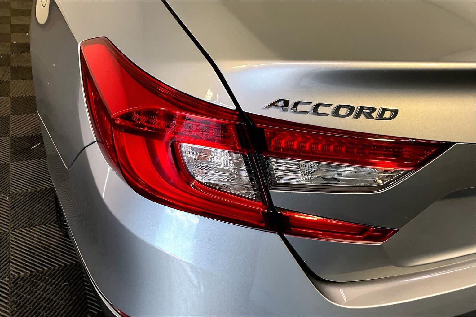 Used 2020 Lunar Silver Metallic Honda EX image 28