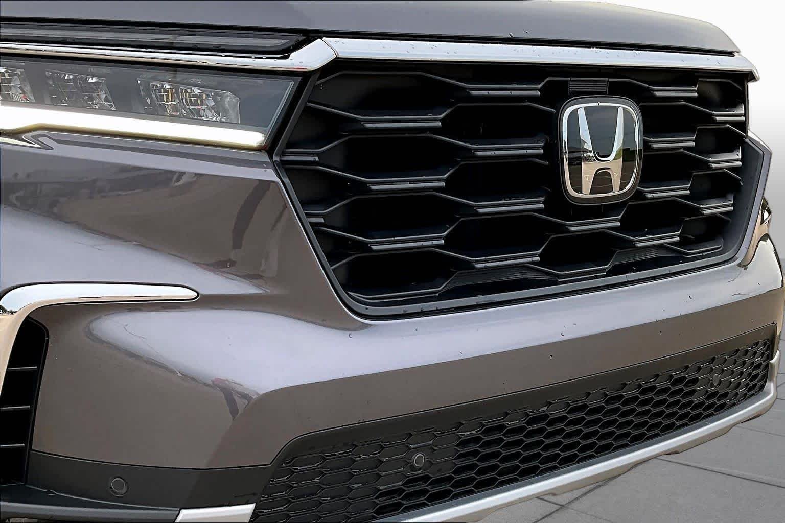 Certified Used 2025 GRAY Honda EX-L image 27