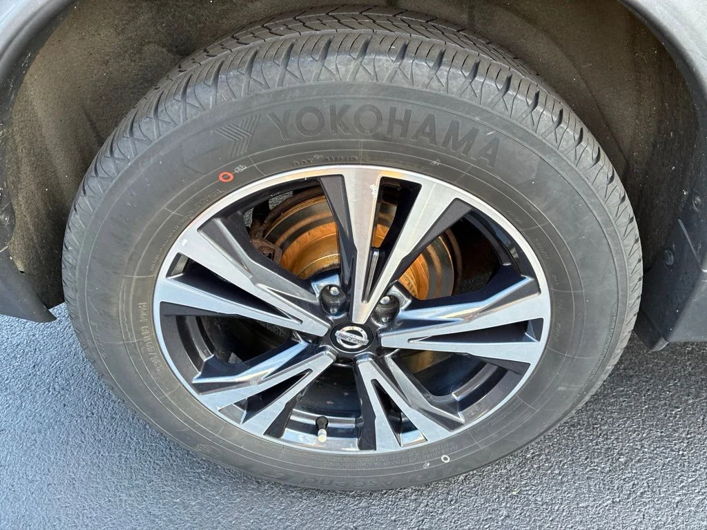 Certified Used 2017 Black Nissan SL image 10