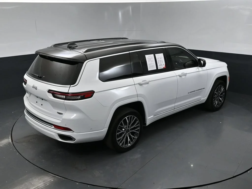 Used 2024 White Jeep Summit image 42