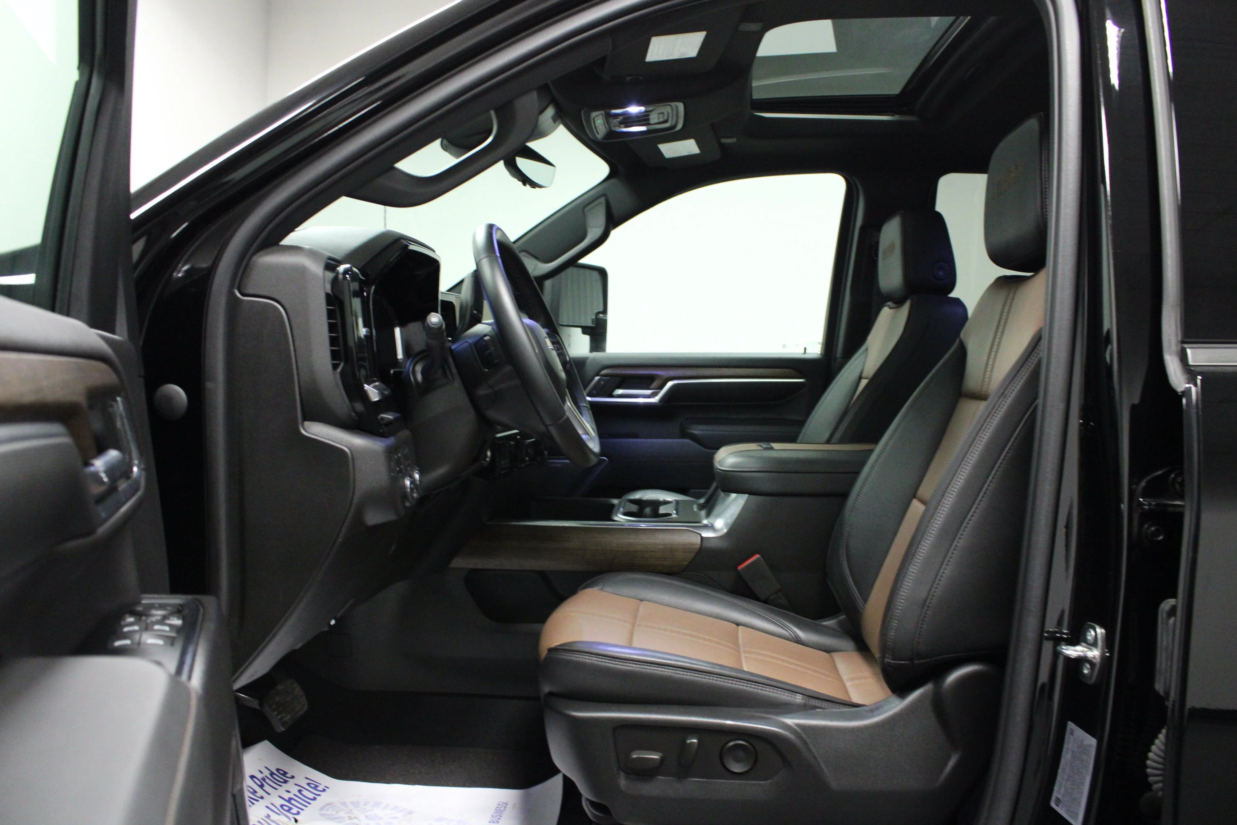 Used 2024 Black Chevrolet High Country image 12