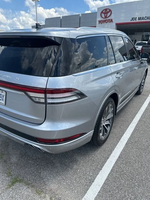 Used 2022 Silver Lincoln Grand Touring image 4