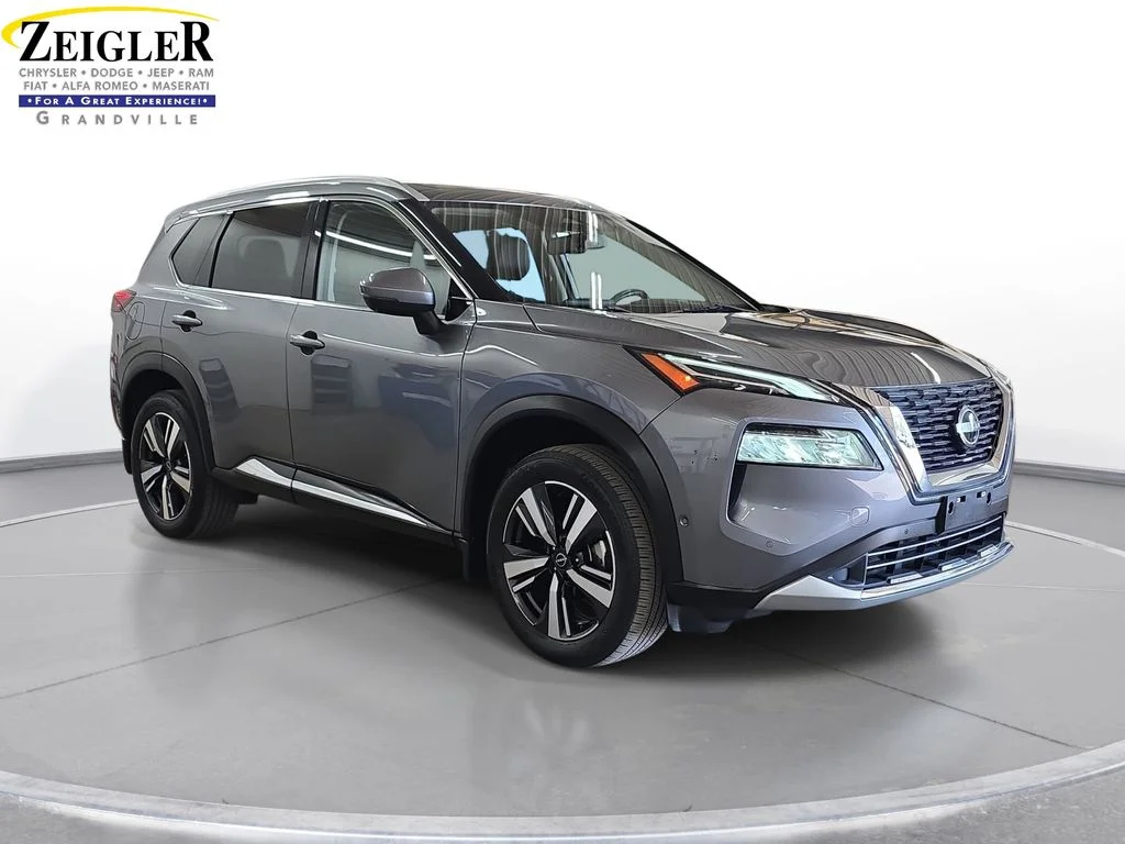 Used 2023 Gray Nissan Platinum image 3