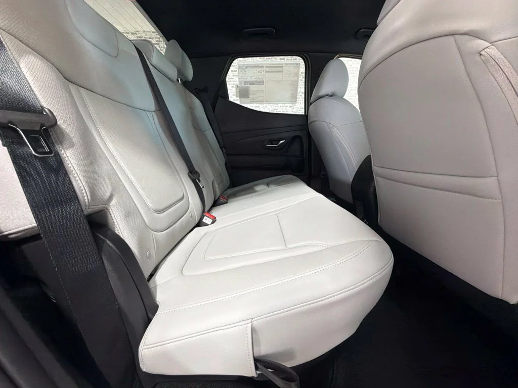 New 2027 Atlas White Hyundai SE image 12