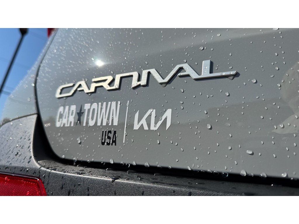 2026 Kia Carnival EX photo 4