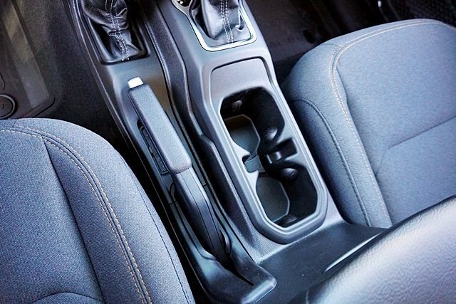 New 2026 Granite Crystal Metallic Clear-Coat Exterior Paint Jeep Sport S image 37