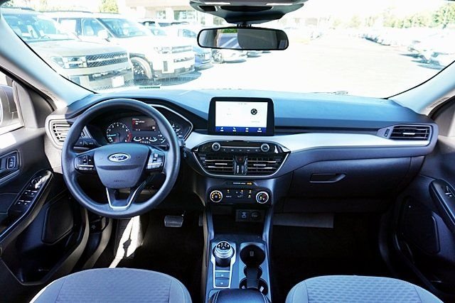 Used 2022 White Ford SE image 17