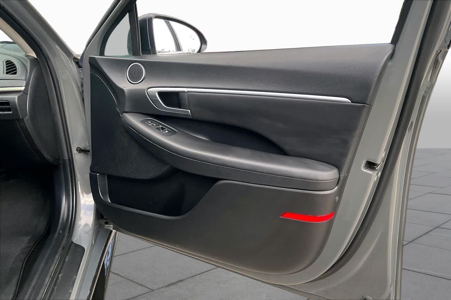 Used 2023 Hampton Gray Hyundai SEL image 22