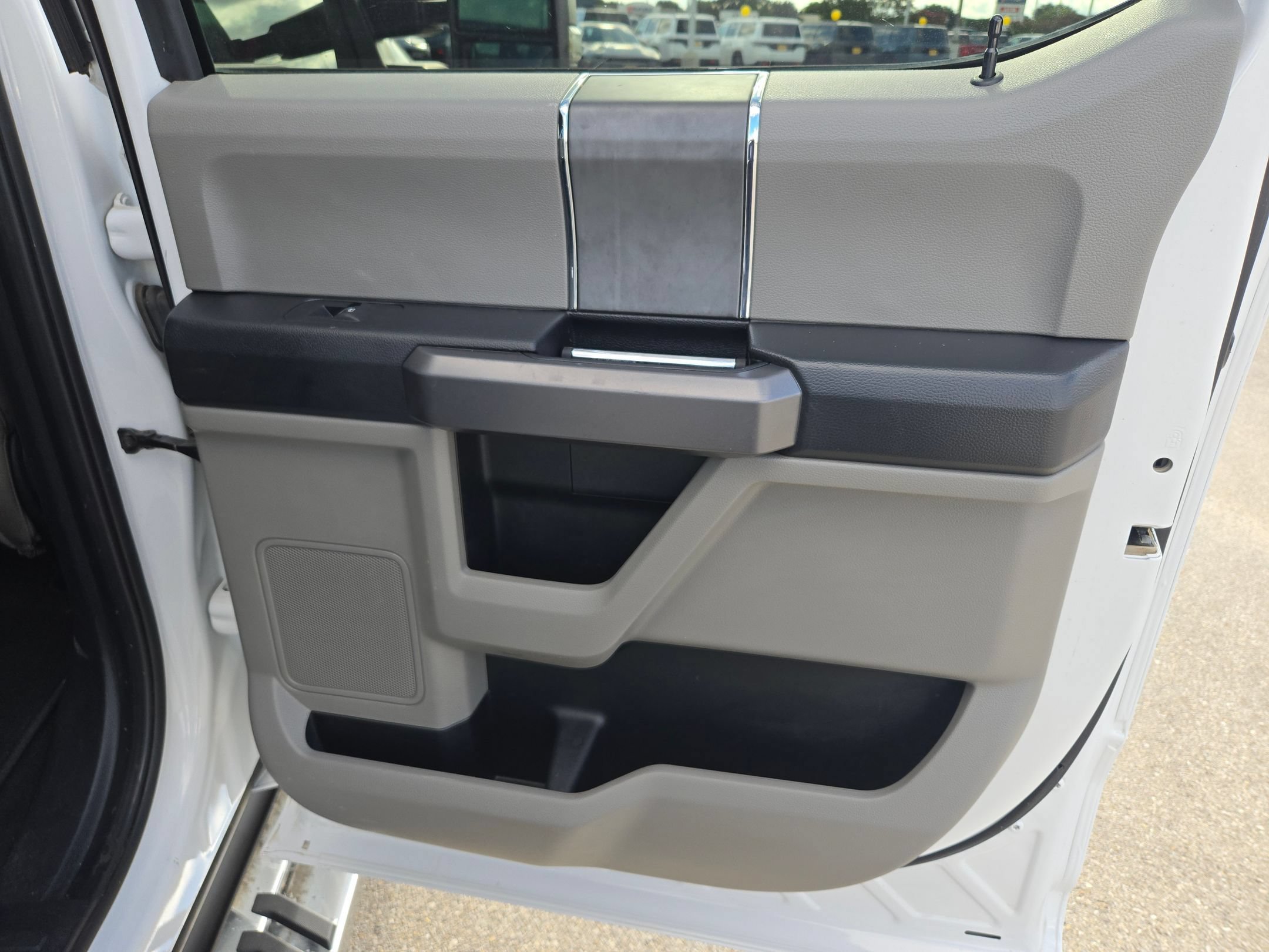 Used 2020 White Ford XLT image 26