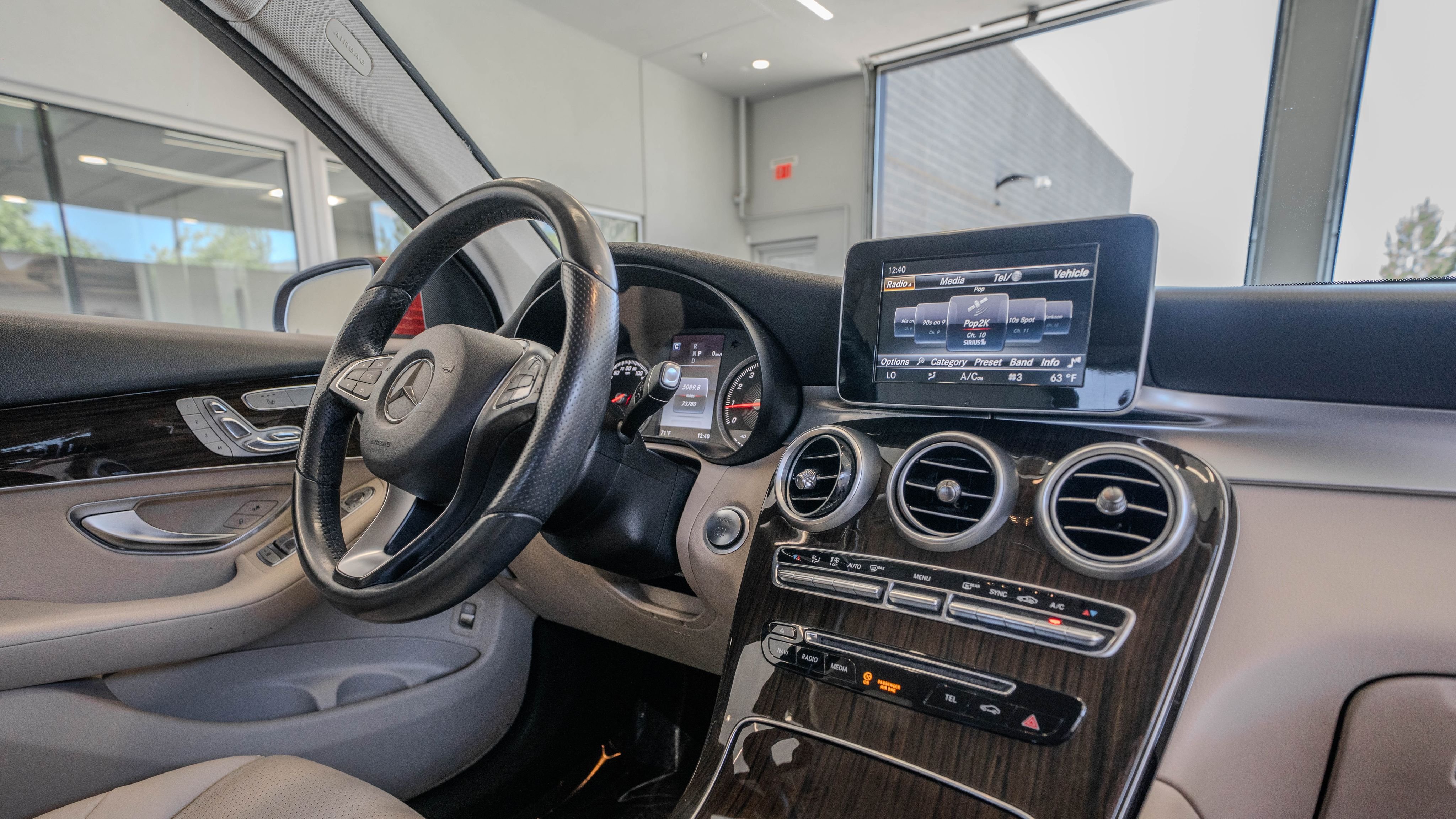 Used 2016 Red Mercedes-Benz GLC 300 image 22