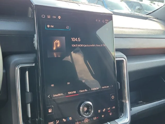 2025 GMC Yukon XL Denali - Photo 31