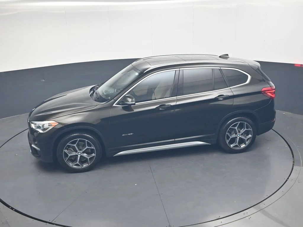 Used 2017 Dark Olive Metallic BMW xDrive28i image 25