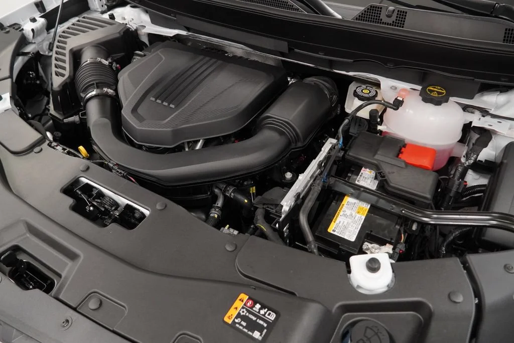 New 2027 Summit White Chevrolet LT image 40
