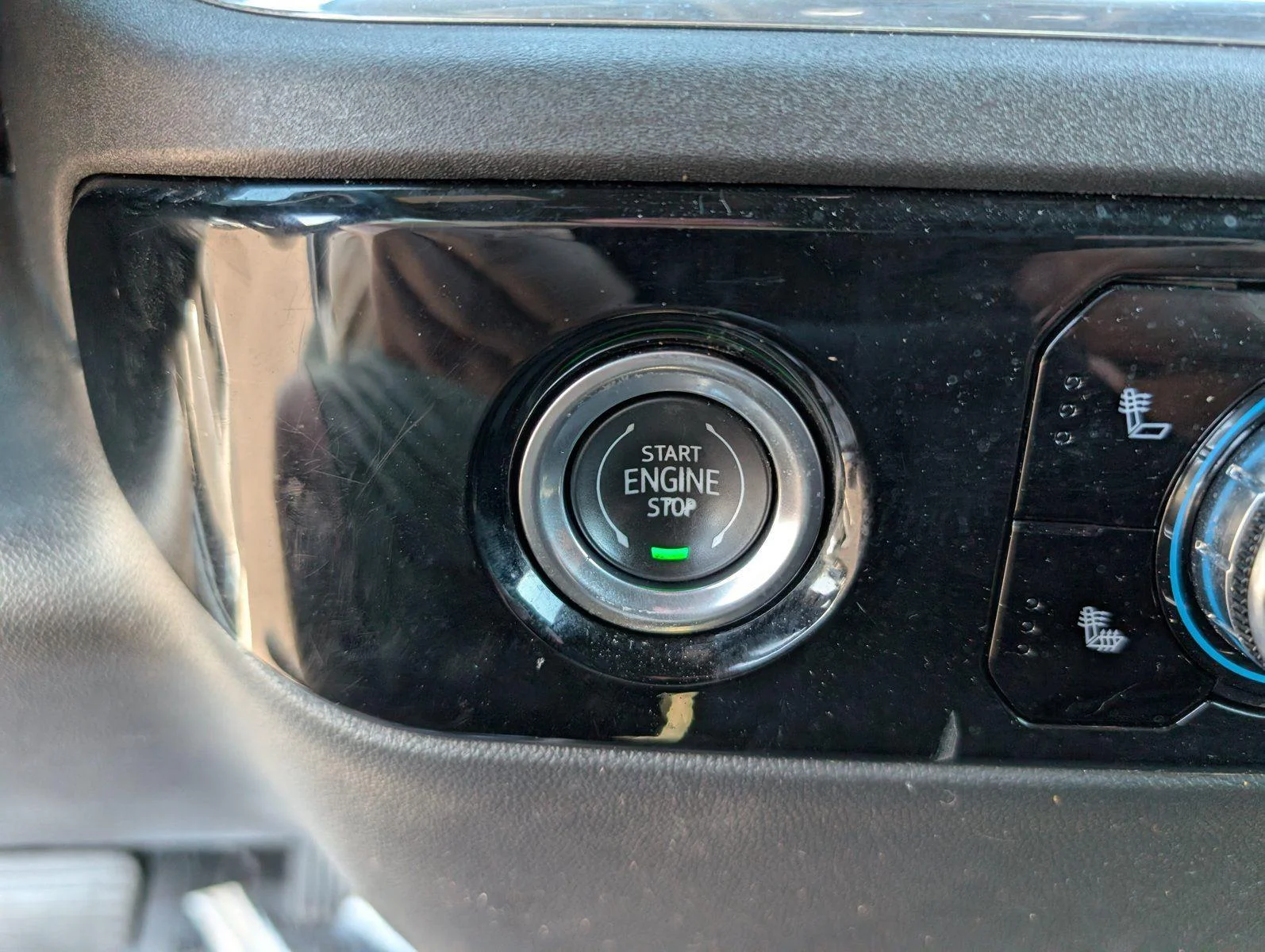 Used 2023 Summit White GMC Elevation image 21