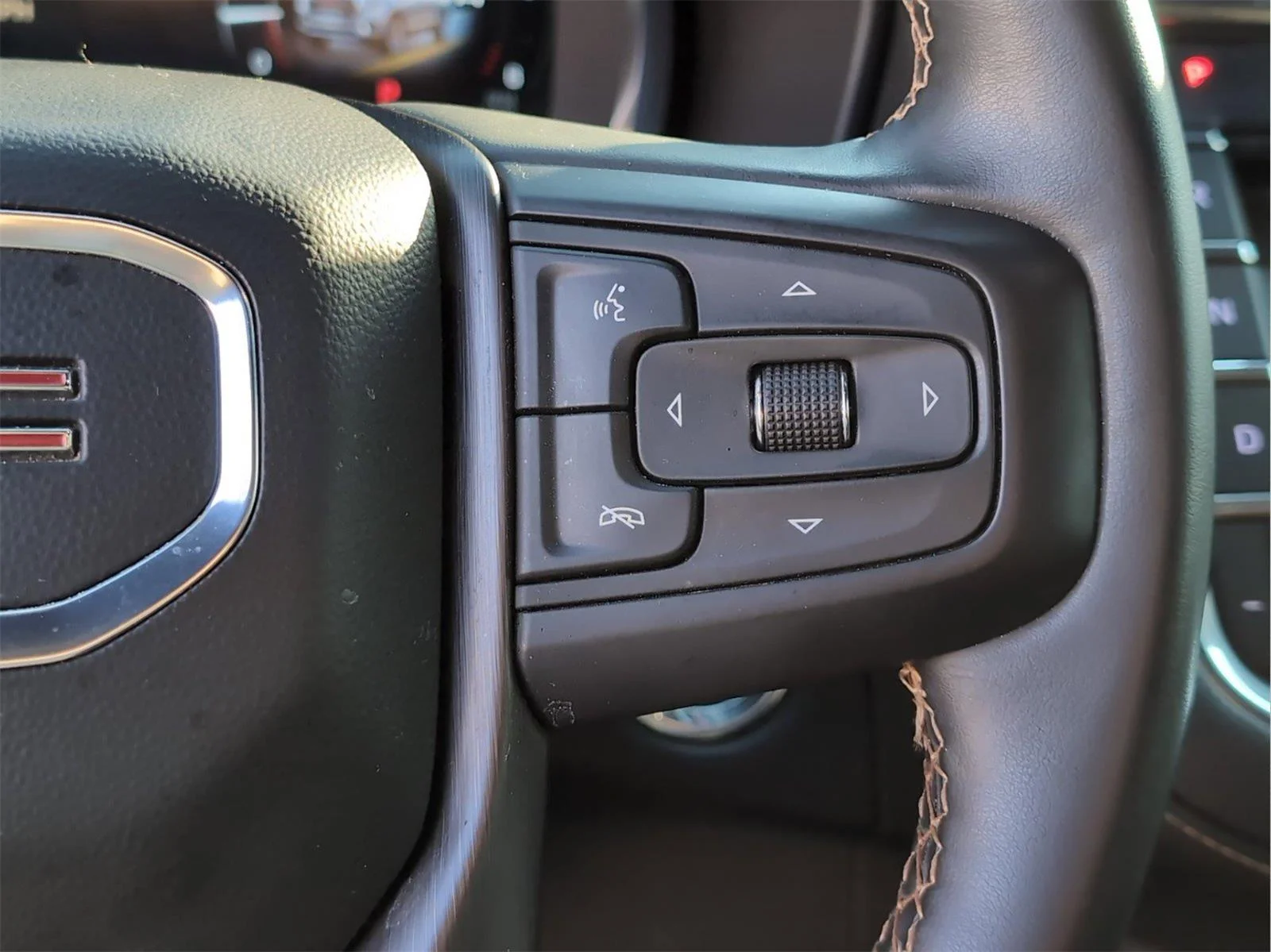 Used 2023 Onyx Black GMC AT4 image 30