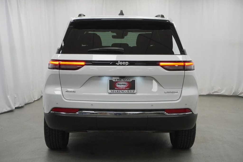 Used 2025 White Jeep Laredo X image 11