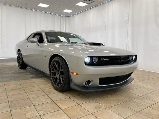 Certified Used 2019 Triple Nickel Clear Coat Dodge R/T Scat Pack image 36