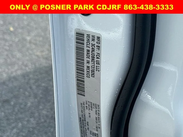 New 2026 Bright White Clear-Coat Exterior Paint Jeep Latitude image 32