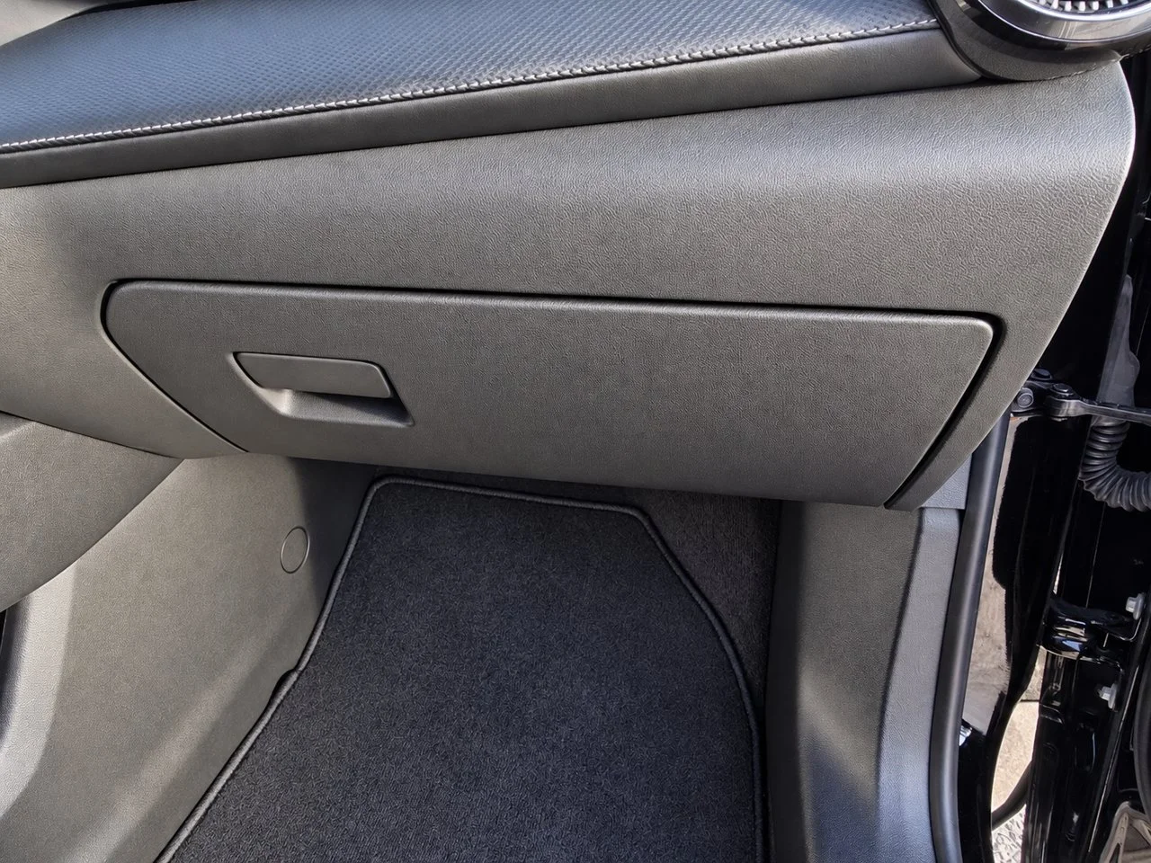 Used 2026 Mosaic Black Chevrolet LT image 32