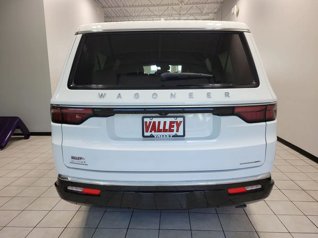 Used 2023 White Jeep Series II image 9
