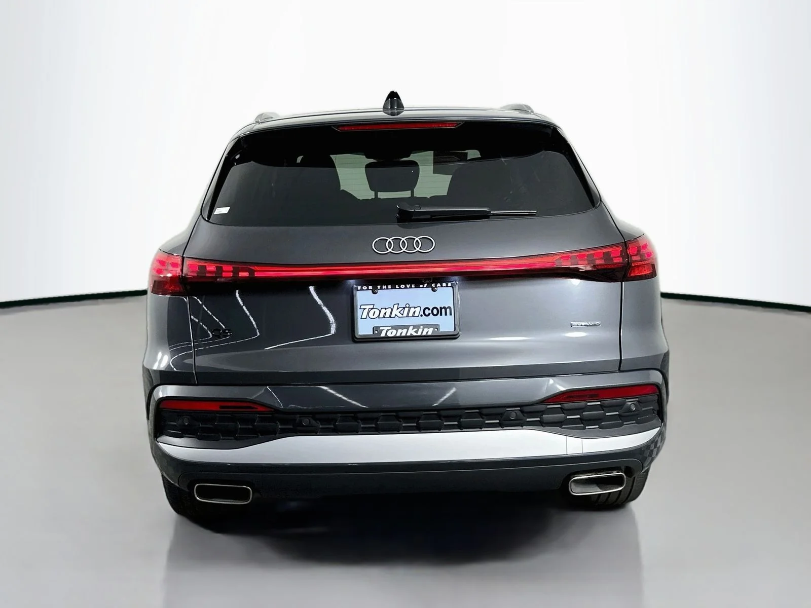 Used 2025 Tambora Gray Metallic Audi 2.0T Premium Plus Adaptive Cruise Vented Seats image 6