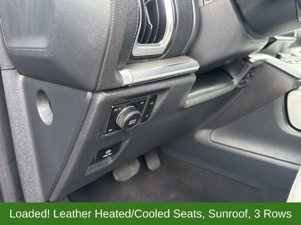 Used 2025 Black Ford Platinum image 22