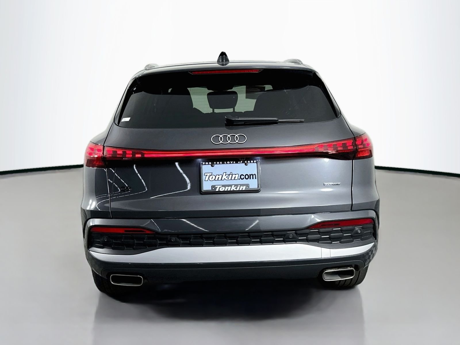 Used 2025 Gray Metallic Audi 2.0T Premium Plus Adaptive Cruise Vented Seats image 6