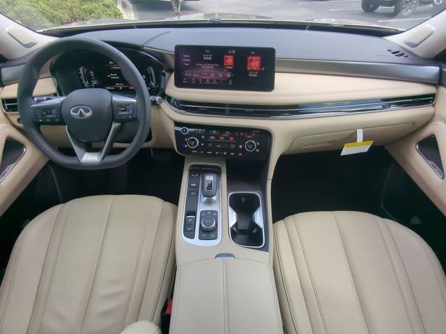 Used 2025 Silver INFINITI LUXE image 17