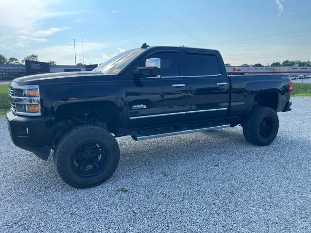 Used 2016 Black Chevrolet High Country image 3