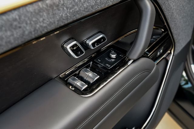 New 2026  Land Rover Dynamic SE image 50
